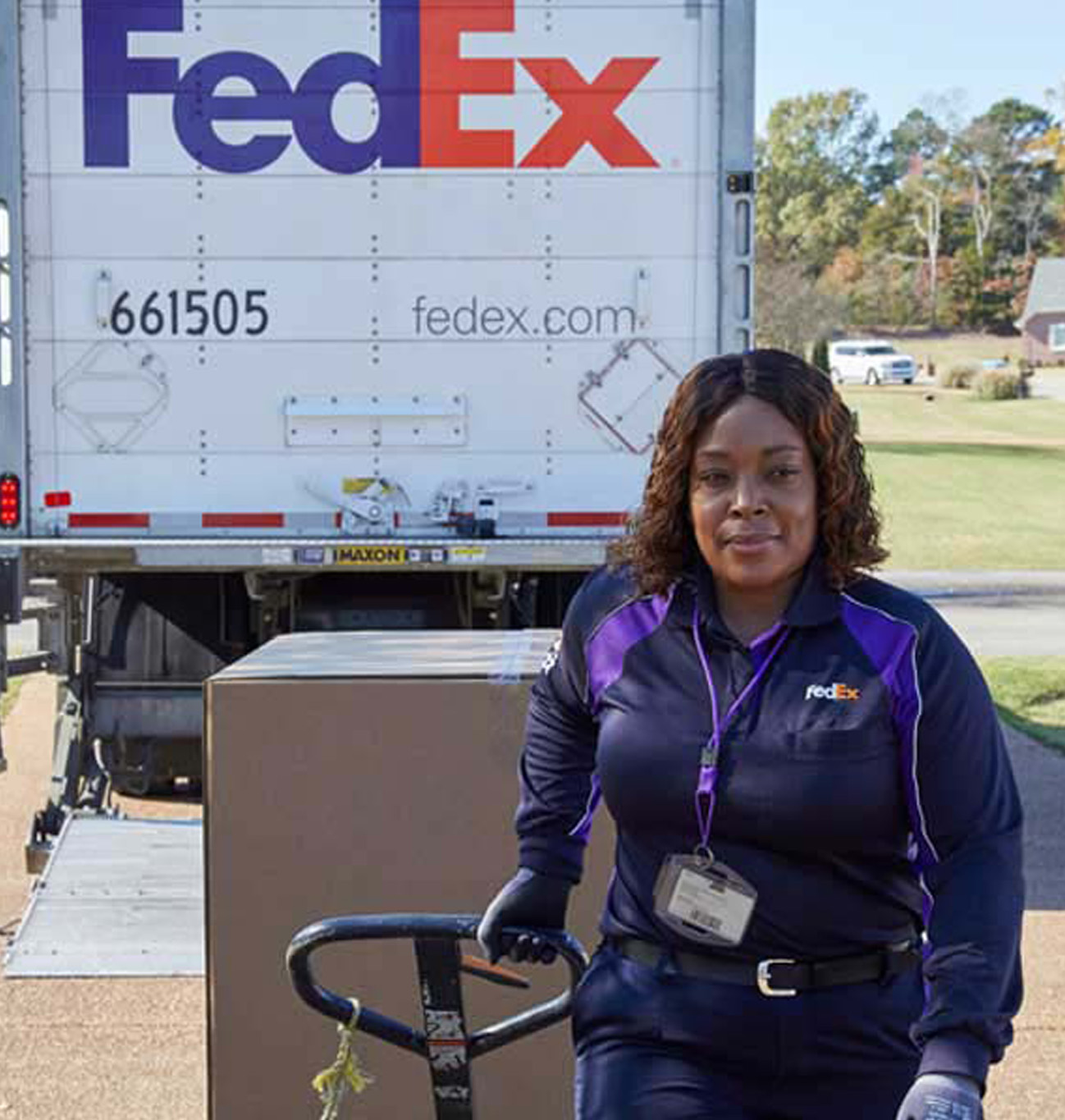 Photo of a FedEx employee